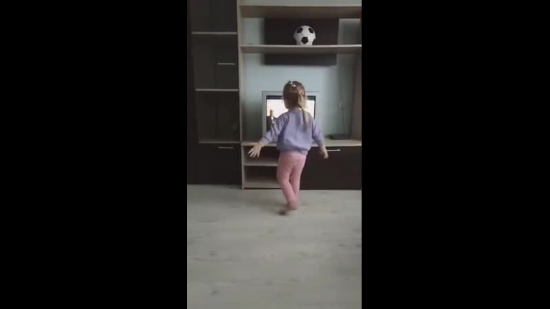 Наш телик так лючается