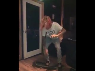 Lilpump with the skate tricks ♥