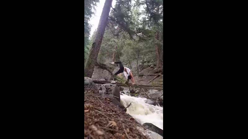 Йога поза нерестящегося лосося