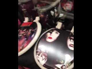 Gene simmons & the kiss' toilet seats