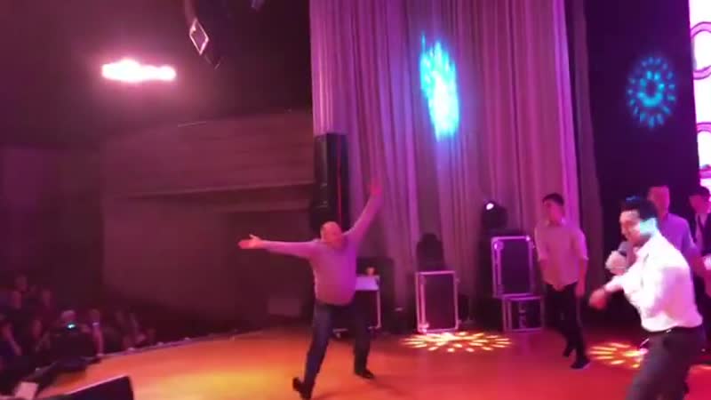 Фирдус тямаевнын концертында тик утырып былмый шул!))