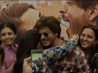 When girls embarrassed shahrukh khan ¦ must watch ⁄⁄jab harry met sejal