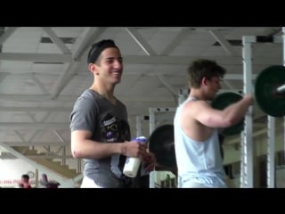 Гей в качалке epic gay in the gym prank