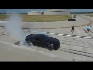 1650 hp drag race hennessey z 28 camaro vs hennessey zl1 camaro