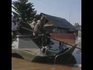 Видео о спасении молодые в затопленном тулуне mp4