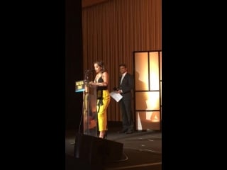 › 23 июня изабела на сцене премии «nalip 2018 latino media awards» получает награду