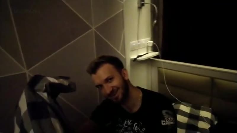 Ласка и сегал под одеялом