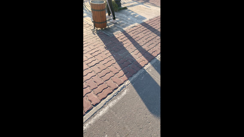 Раздаём банан прохожим!!