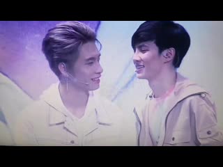 Бенц чмокнул прома хддд