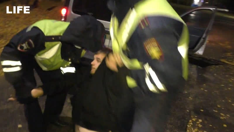 Пьяный пристал к полицейским, и теперь ему грозит срок