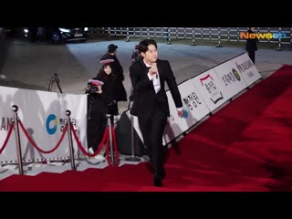 191121 конмён на красной дорожке 40th blue dragon film awards