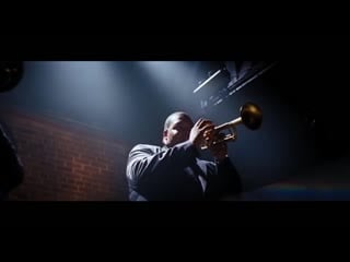 Damien chazelle whip pan camera movement