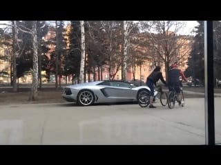 Как люди реагируют на lamborghini aventador в челябинске