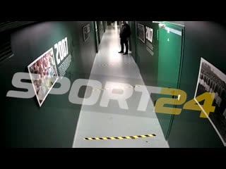 Начальник «спартака» заходит в судейскую