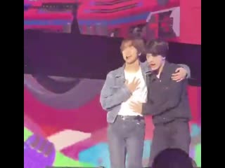 Jeno rubbing the hyuck baby tummy for today’s mfal nohyuck best friends part