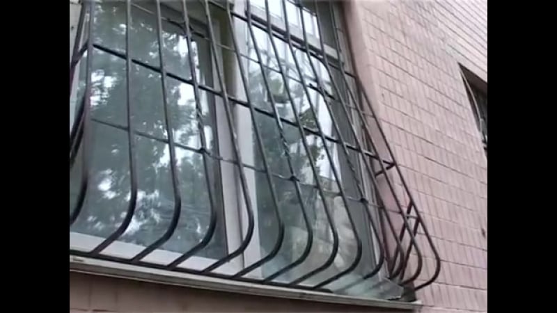 Невідомі патріоти закинули вибухіу до шевченківського управління поліцаїв