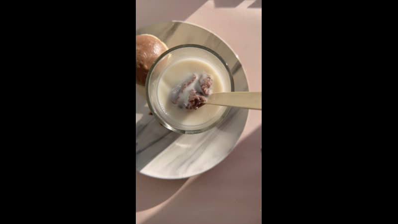 Ложечки с шоколадным мороженым