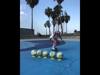 Leticia bufoni football/skate