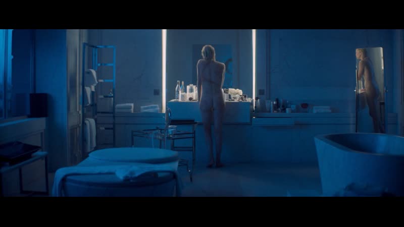Шарлиз терон, софия бутелла взрывная блондинка / charlize theron, sofia boutella atomic blonde ( 2017 )