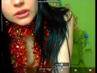 Пьяная девочка разделась и станцевала в новогоднюю ночь (записи приватов runetki, bongacams, ruscams)