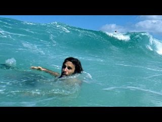 Surfing in the oceania [hd]