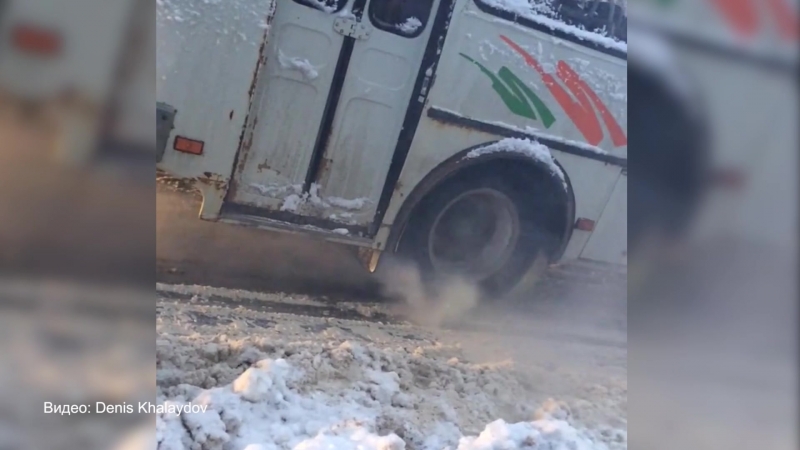 Пазик делает бернаут