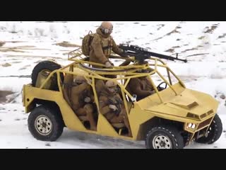 Украинский военный "hummer"