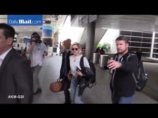 Kristen stewart and her rumoured on again girlfriend alicia cargile touched down in los angeles
