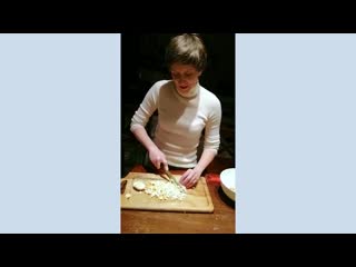 [смак андрея макаревича] семья макаревичей как мы делаем оливье