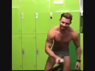 Adrienkute show ass / hot body / gay