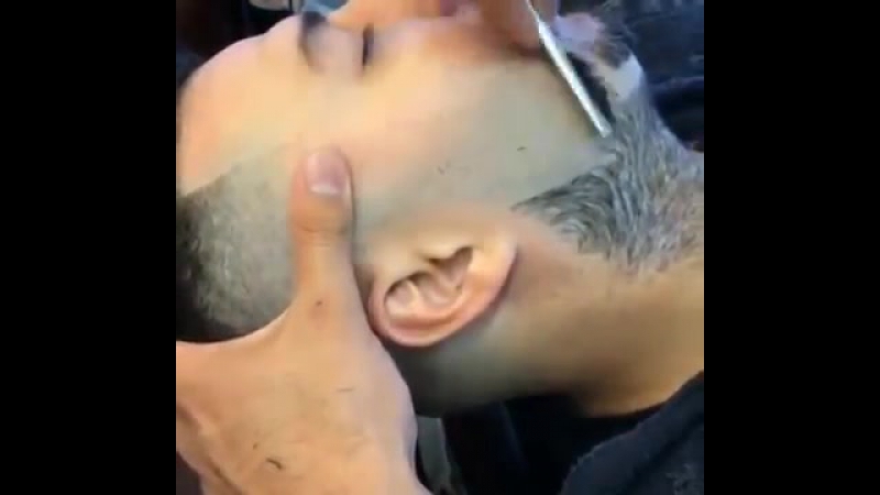 Как бреет опасная бритва