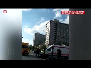 Машина скорой помощи столкнулась с байкером в москве