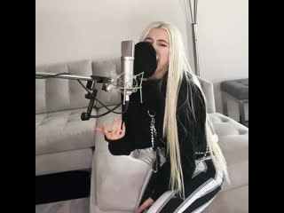 Ava max «kings & queens» [widetide]