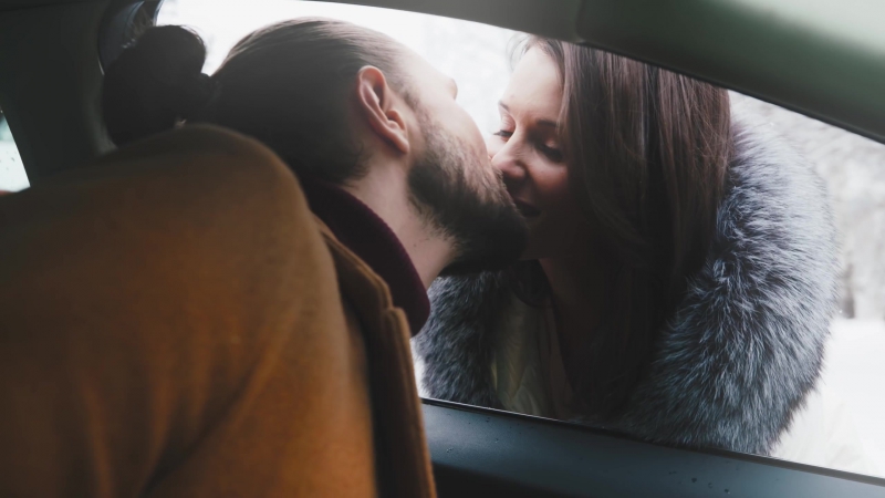 Ёлка на коленке [1080p]