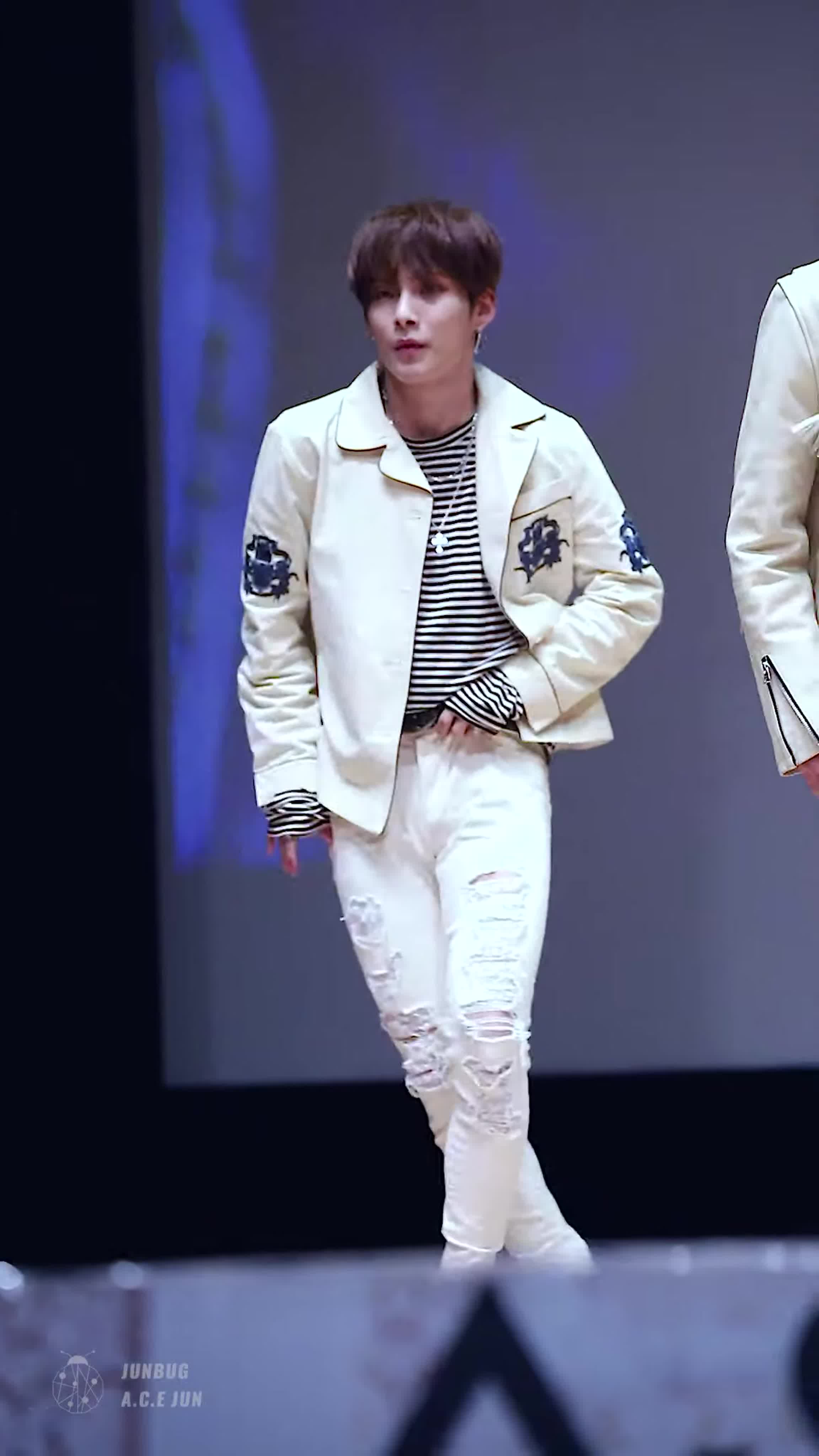 Fancam | 151119 | jun (a c e slow dive) @ fansign in korea artists center