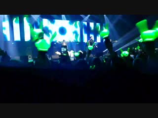 [fancam] 'forever with babyz' tour dusseldorf wake me up