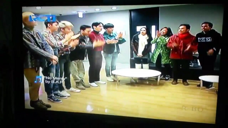 В индонезийском шоу 'mude in indonesia goes to korea' (отрыи)