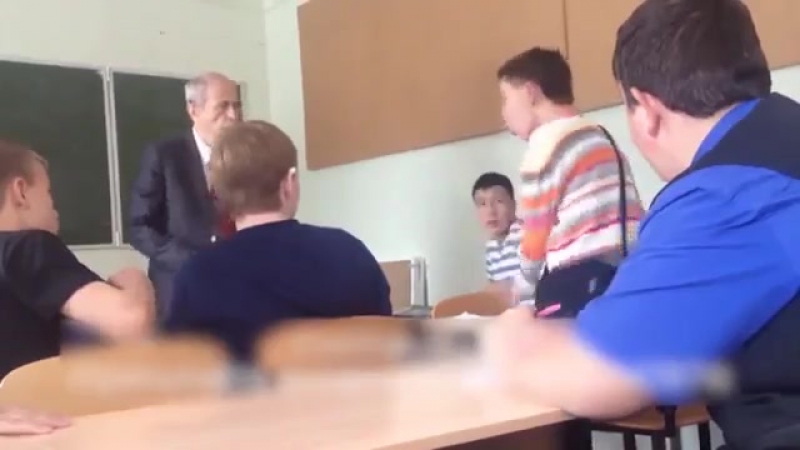 Заступились за препода