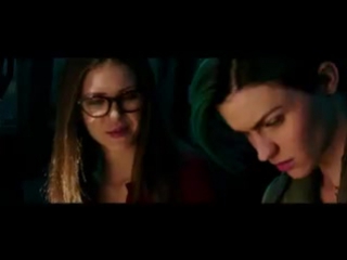 Cena estendida de nina dobrev e ruby rose em 'xxx reativado' c conexão dobrev