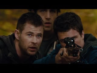 Неуловимые red dawn (2012) крис хемсворт спасает планету от третьей мировой войны (720p)