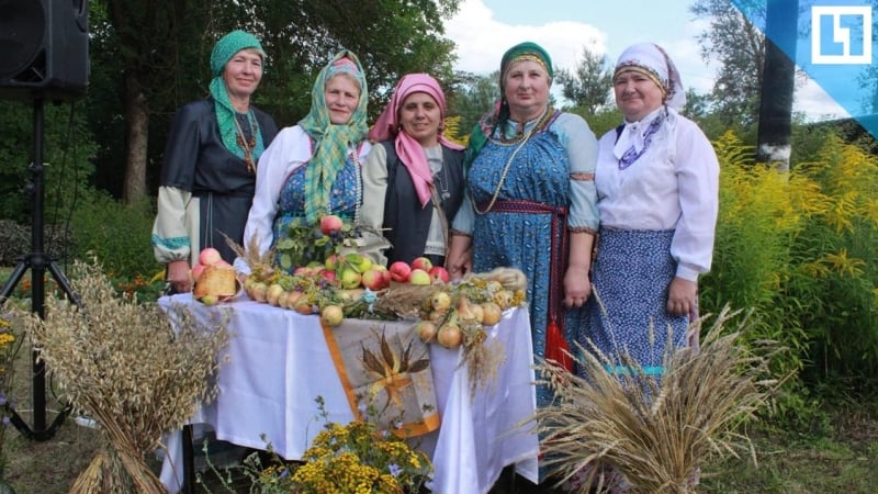 Бабушки читают рэп и говорят про тимати
