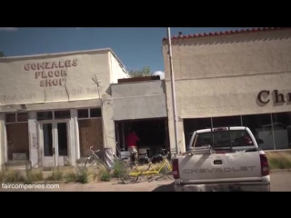 Texan alley turned into barber shop turned into skinny house