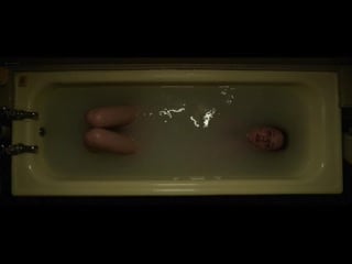 Маккензи дэвис (mackenzie davis hot scenes in "the turning" 2020)
