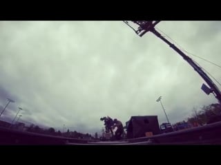 Grip rigs two fast dolly moves hit their mark!