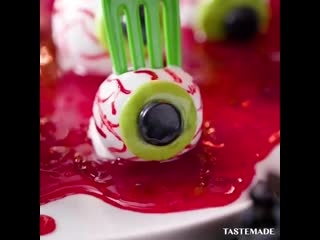 These eyeball cake pops by @tastemade