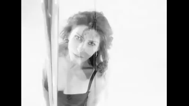 Кисегач из "интернов" танцует на пилоне