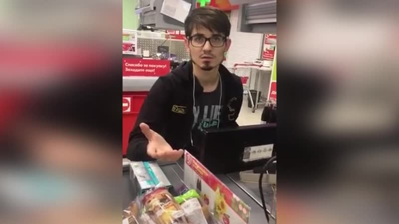 Касирша истерит в пятерочке