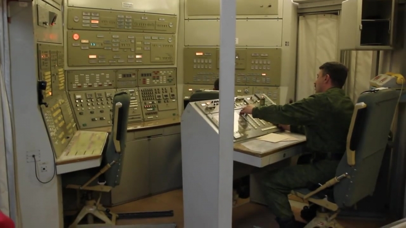 Учебный пуск девяти ракет "воевода" с подземного кп шпу