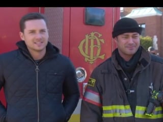 Chicago fire jesse lee soffer and taylor kinney discuss upcoming crossover