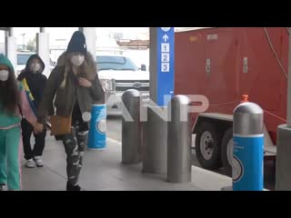 Heidi klum and her brood jet out of los angeles together